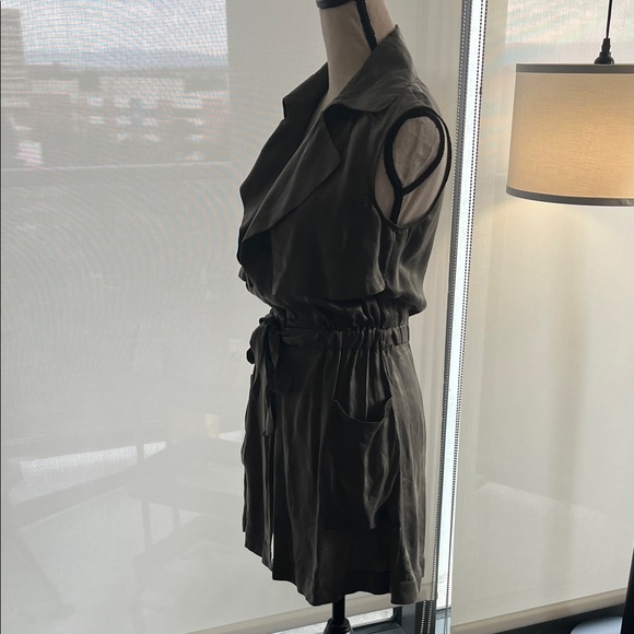 bebe Olive Green Sleeveless Tunic - Picture 4 of 8